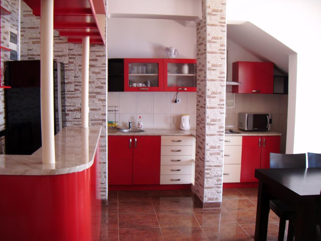 يوتجيها Apartments Bombona الغرفة الصورة