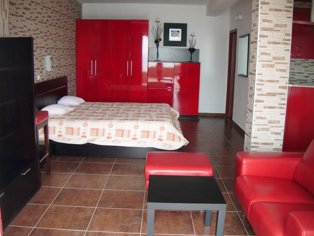 يوتجيها Apartments Bombona الغرفة الصورة